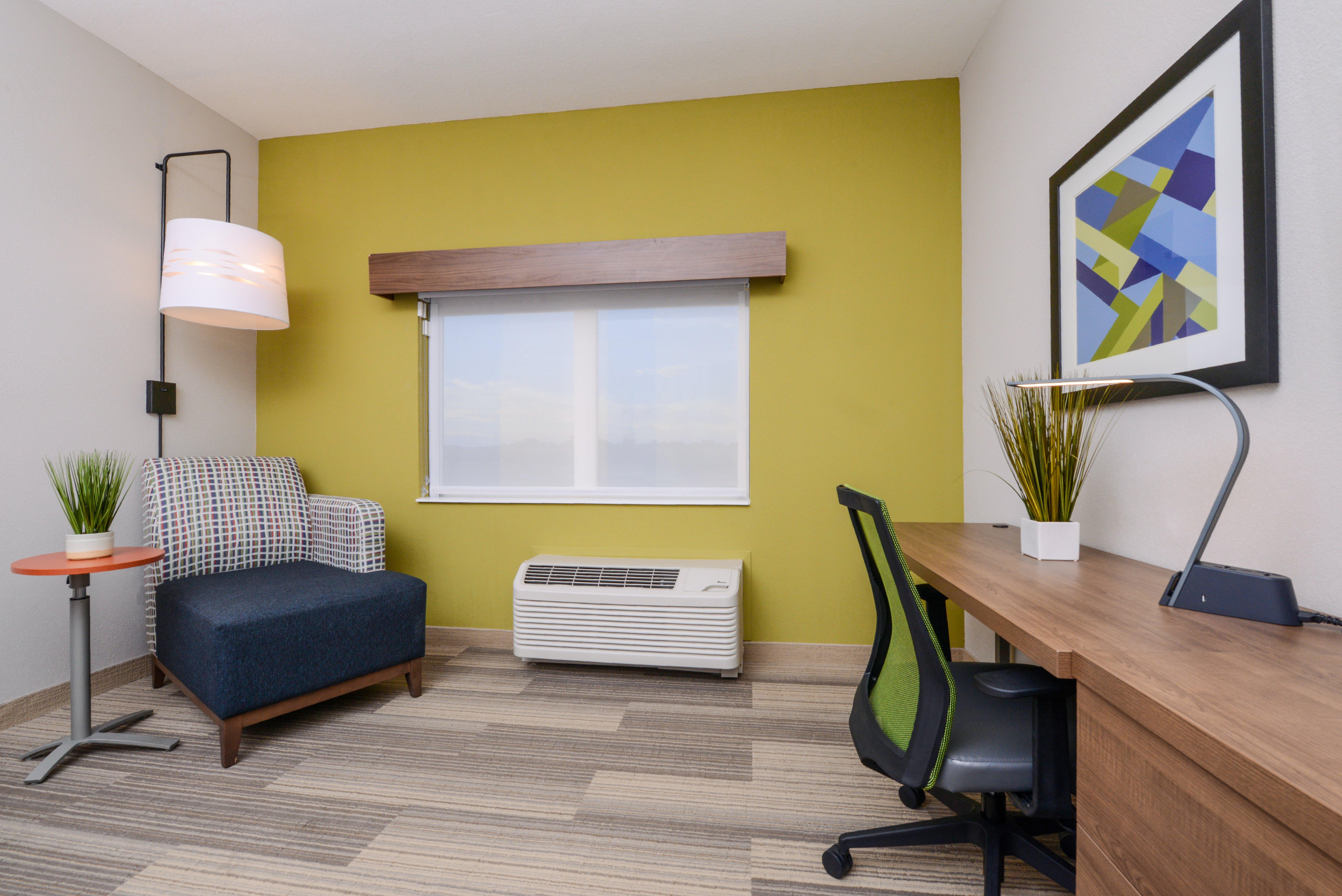 Holiday Inn Express & Suites - Ruskin By Ihg Exterior photo