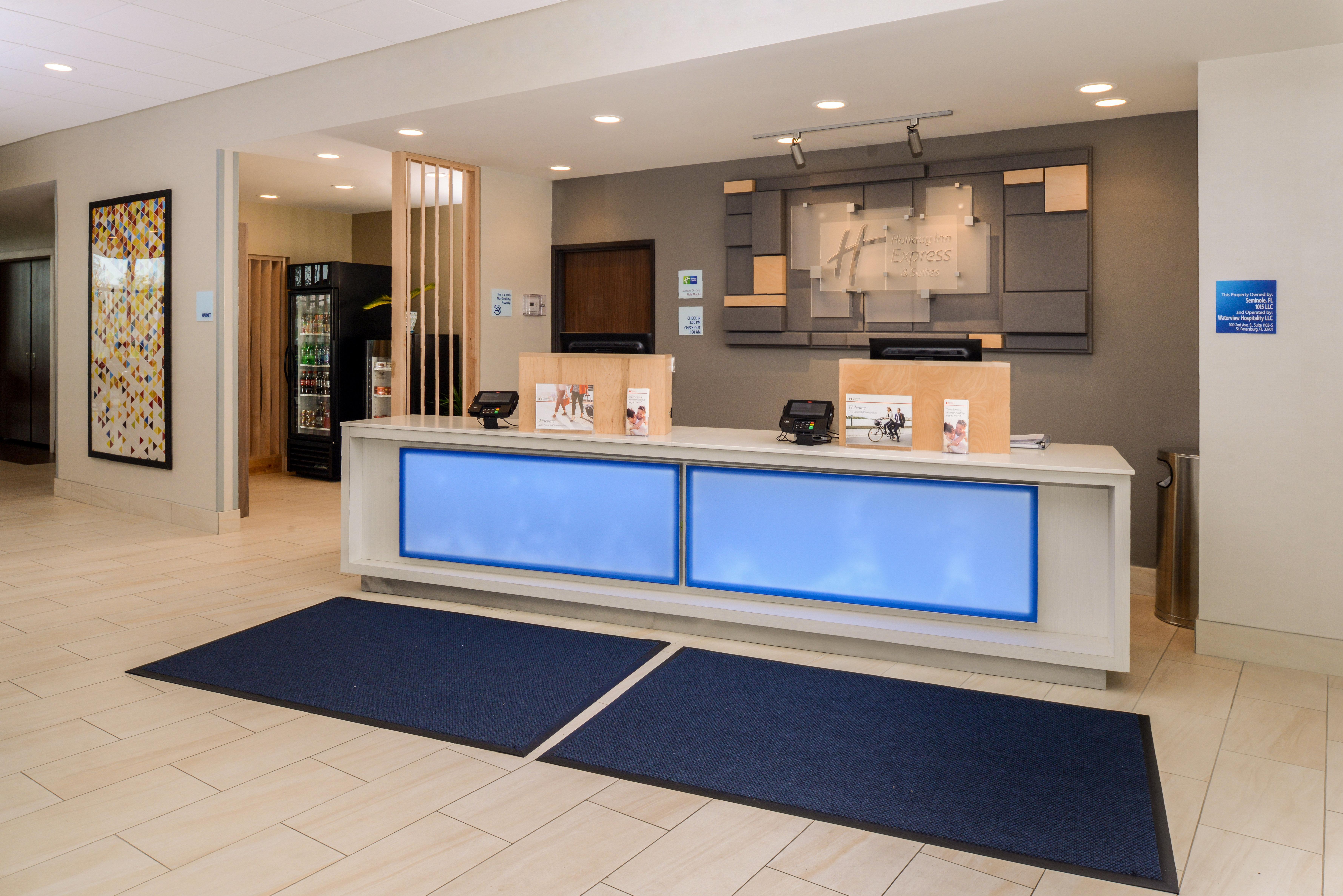 Holiday Inn Express & Suites - Ruskin By Ihg Exterior photo