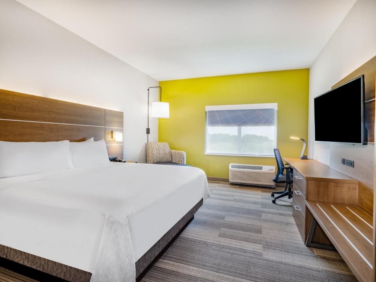 Holiday Inn Express & Suites - Ruskin By Ihg Exterior photo
