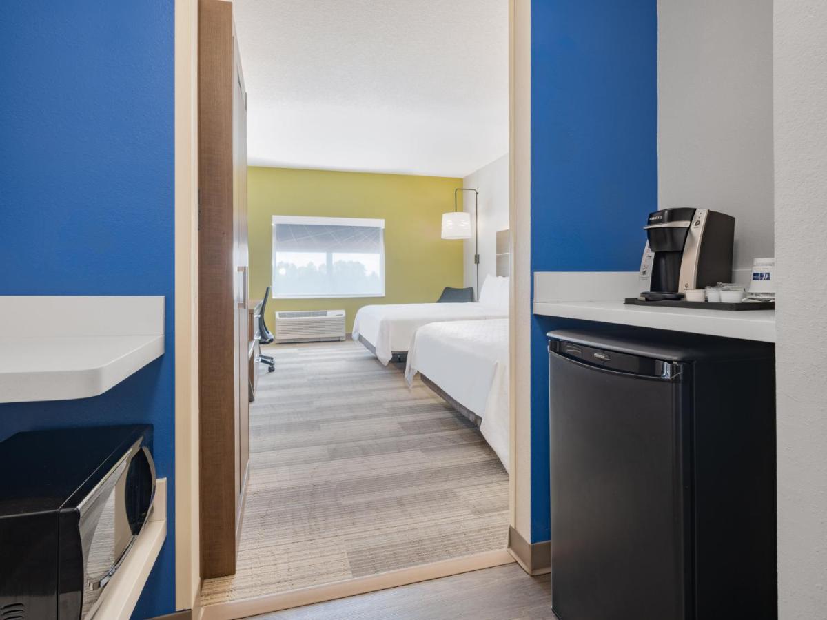 Holiday Inn Express & Suites - Ruskin By Ihg Exterior photo