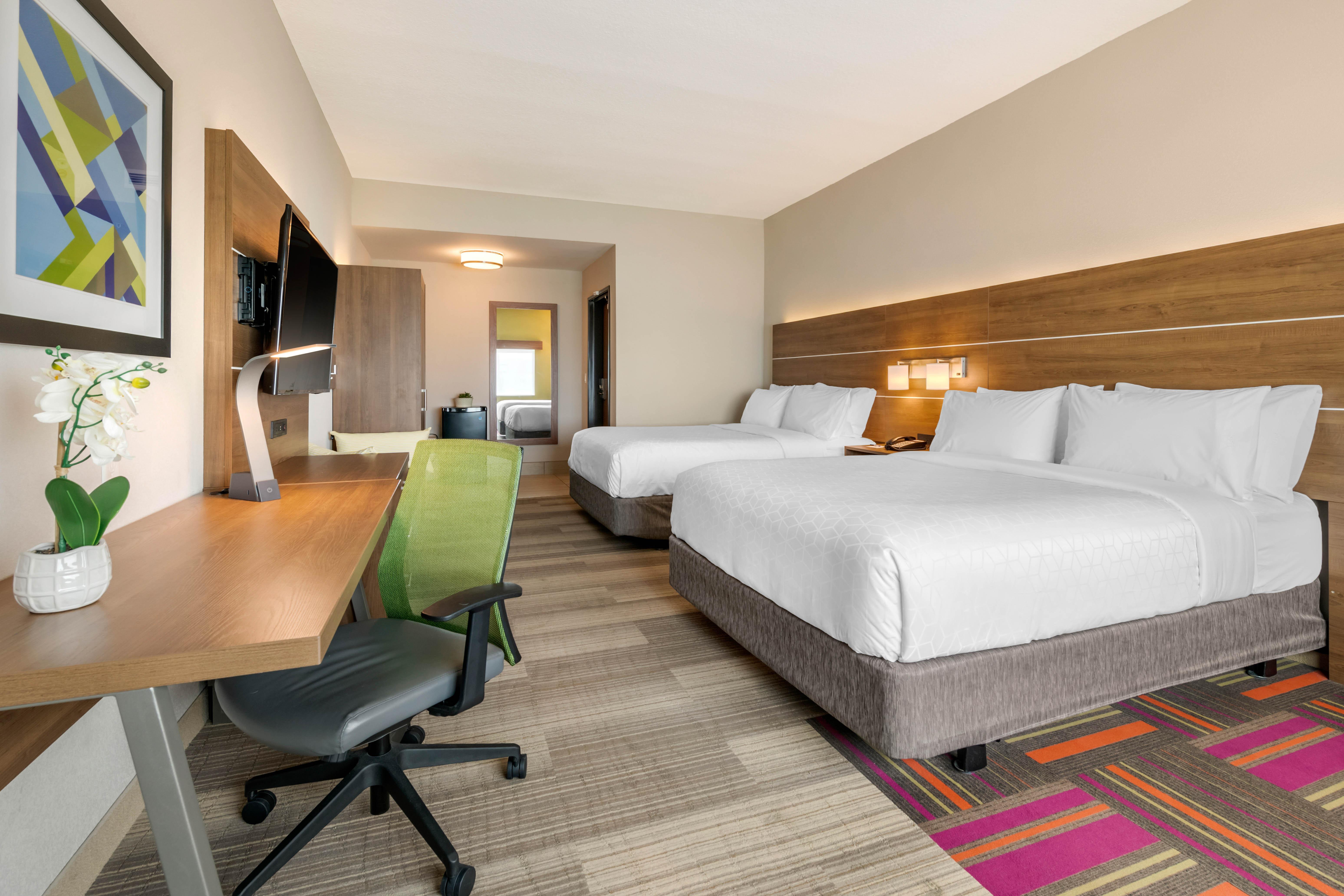 Holiday Inn Express & Suites - Ruskin By Ihg Exterior photo