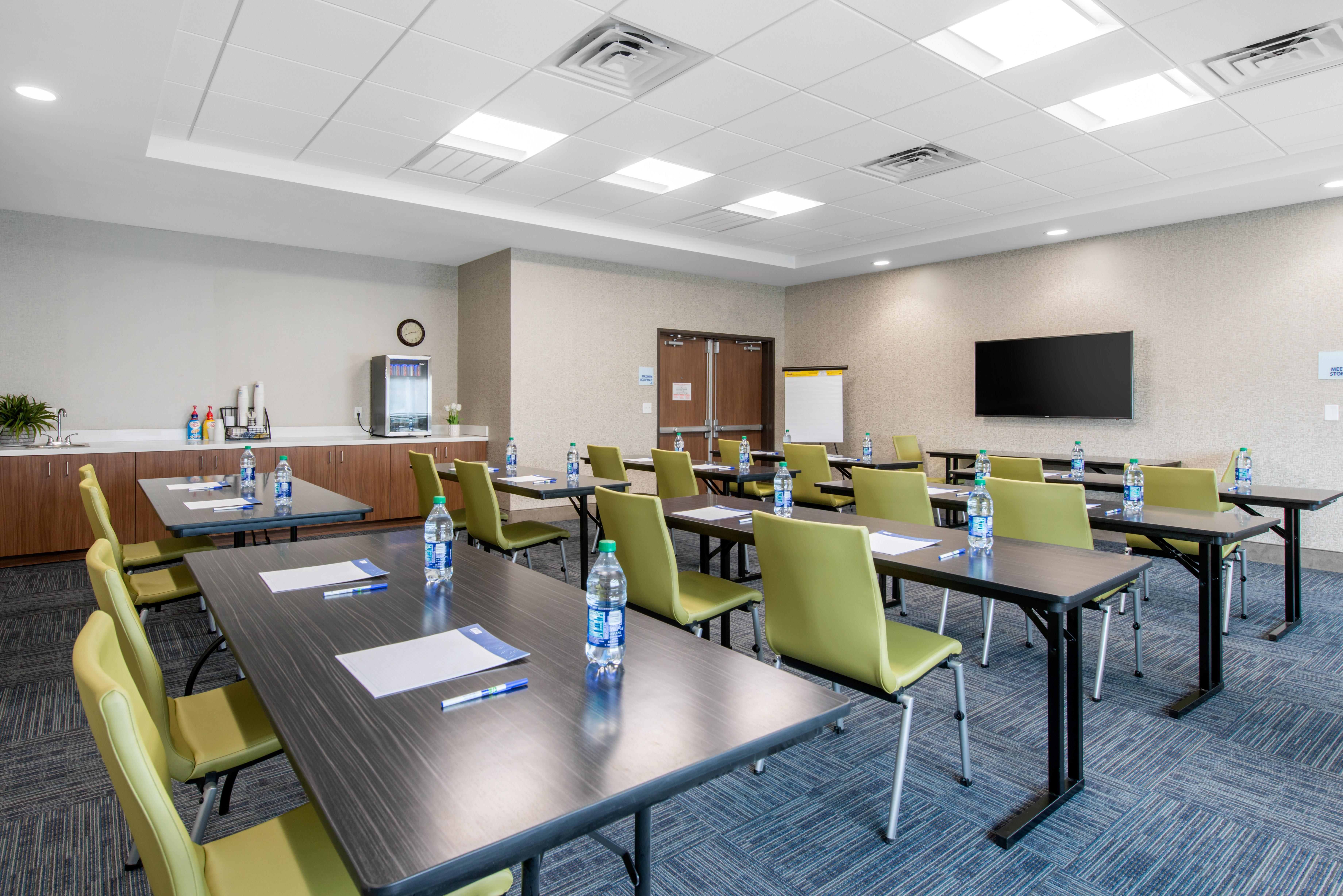 Holiday Inn Express & Suites - Ruskin By Ihg Exterior photo